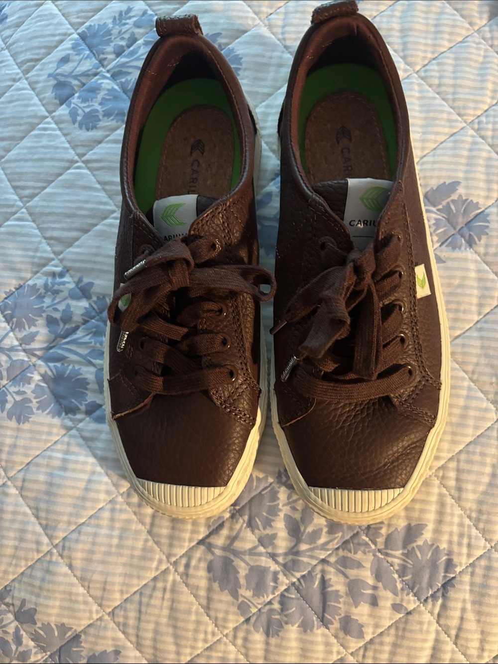 Cariuma Brown Leather Low-Top Sneakers